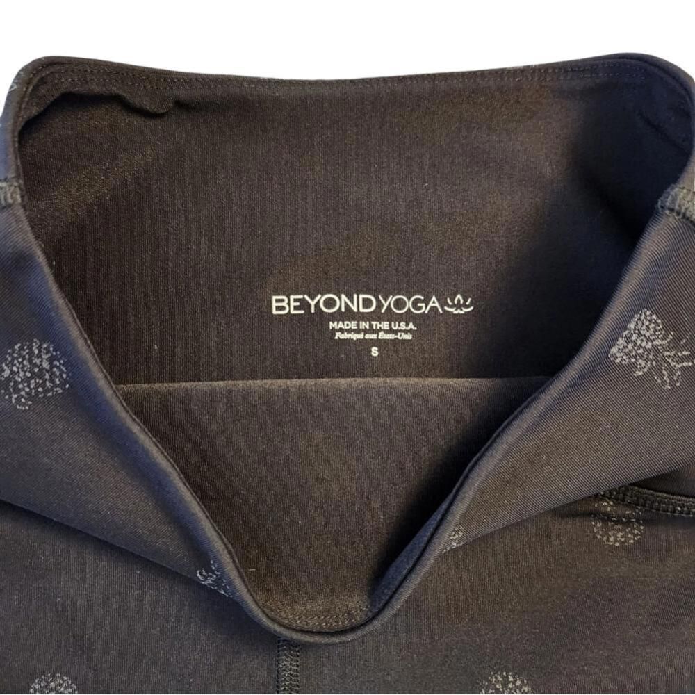 Beyond Yoga Black Pineapple PowerShine Midrise Midi Legging Small - Picture 6 of 9